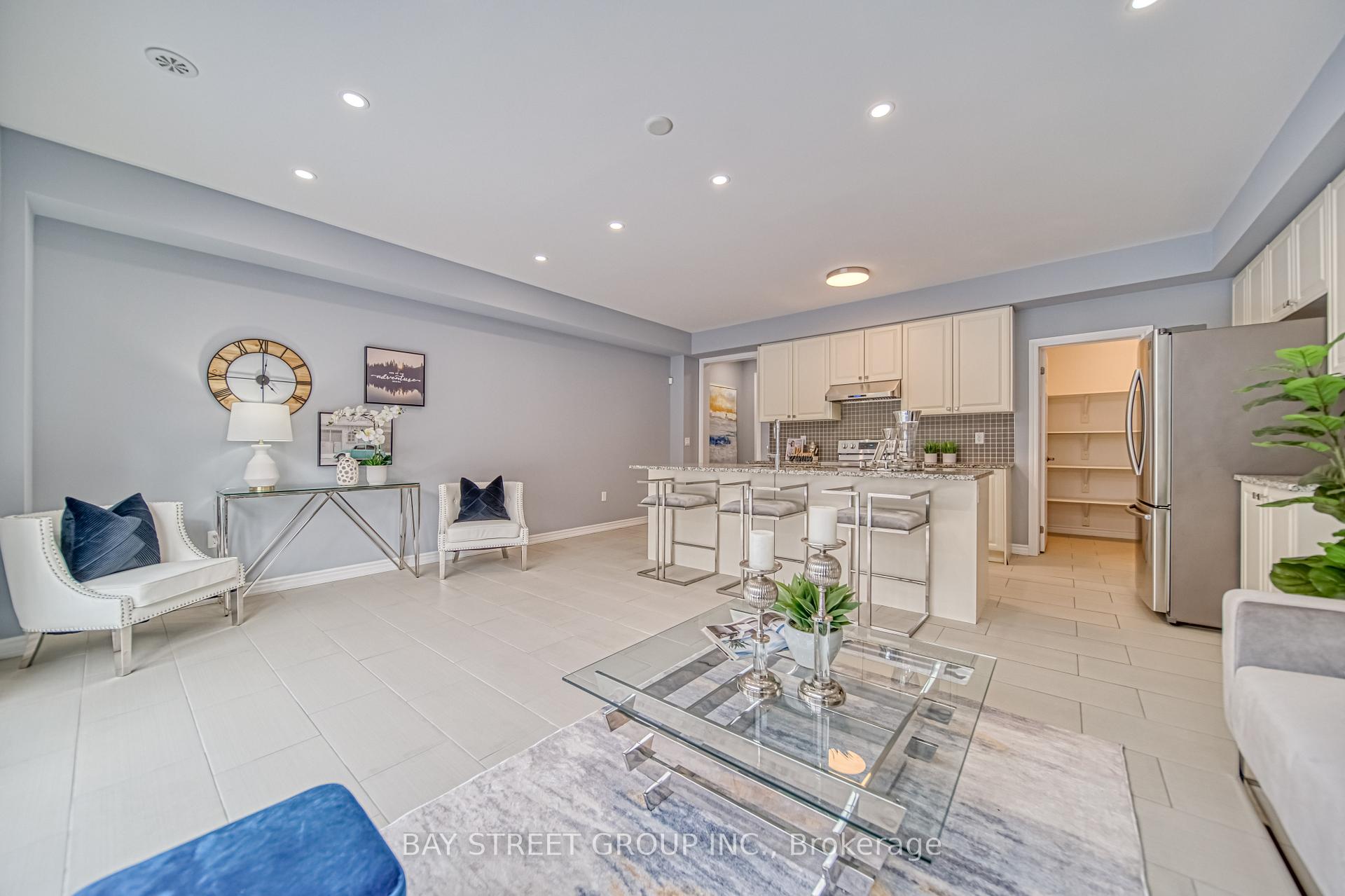 Photo 9 of 62 Mannar Drive, Markham, Victoria Square — HOMEH