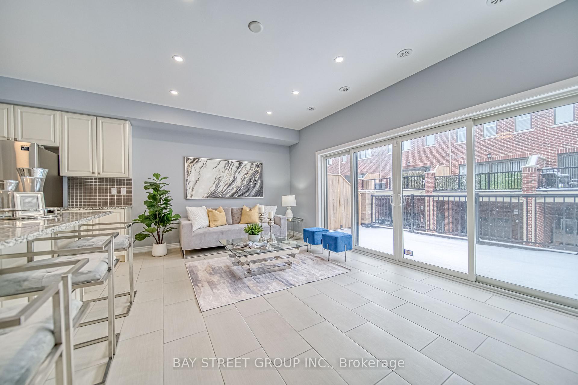 Photo 10 of 62 Mannar Drive, Markham, Victoria Square — HOMEH