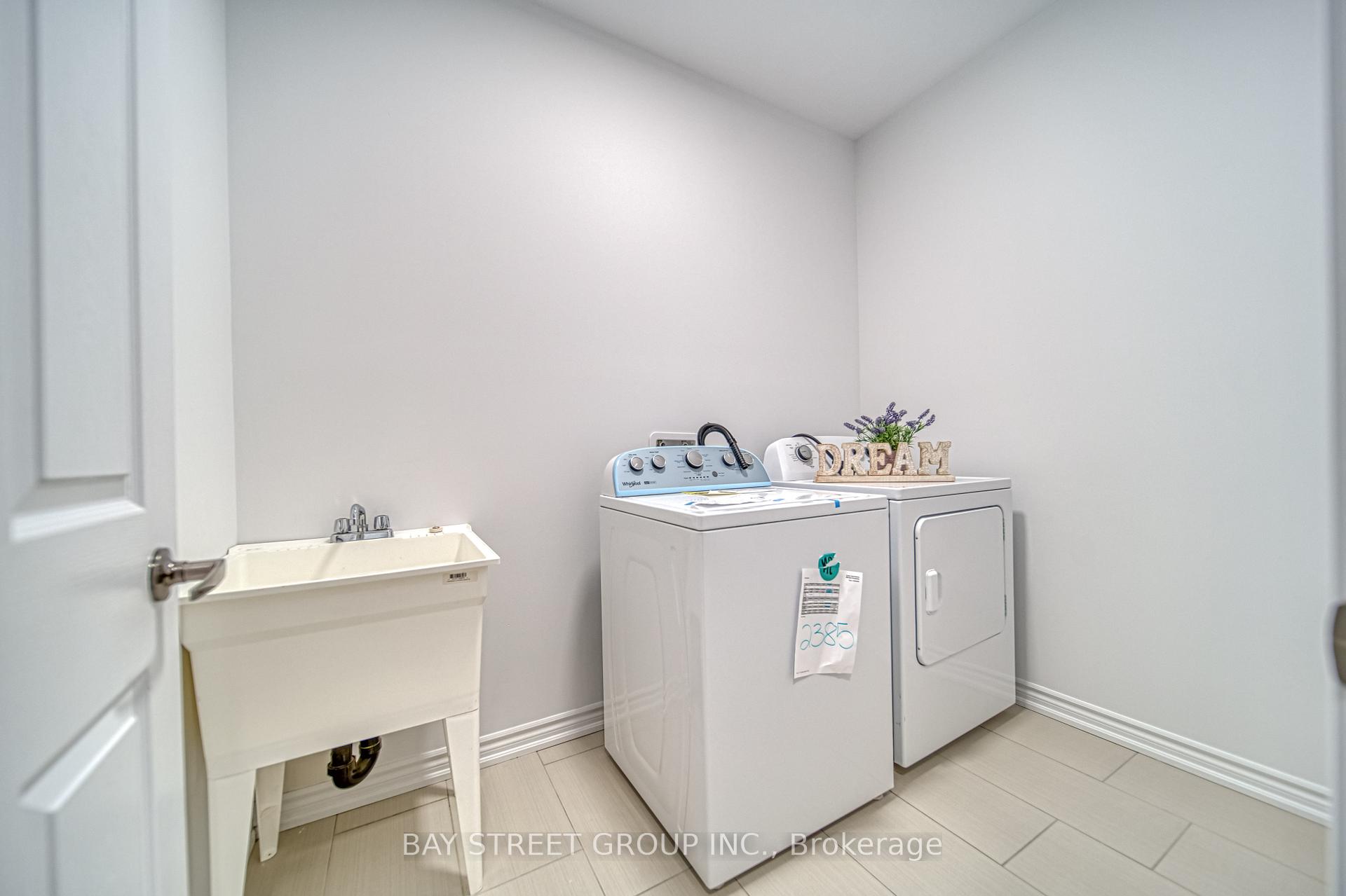 Photo 24 of 62 Mannar Drive, Markham, Victoria Square — HOMEH