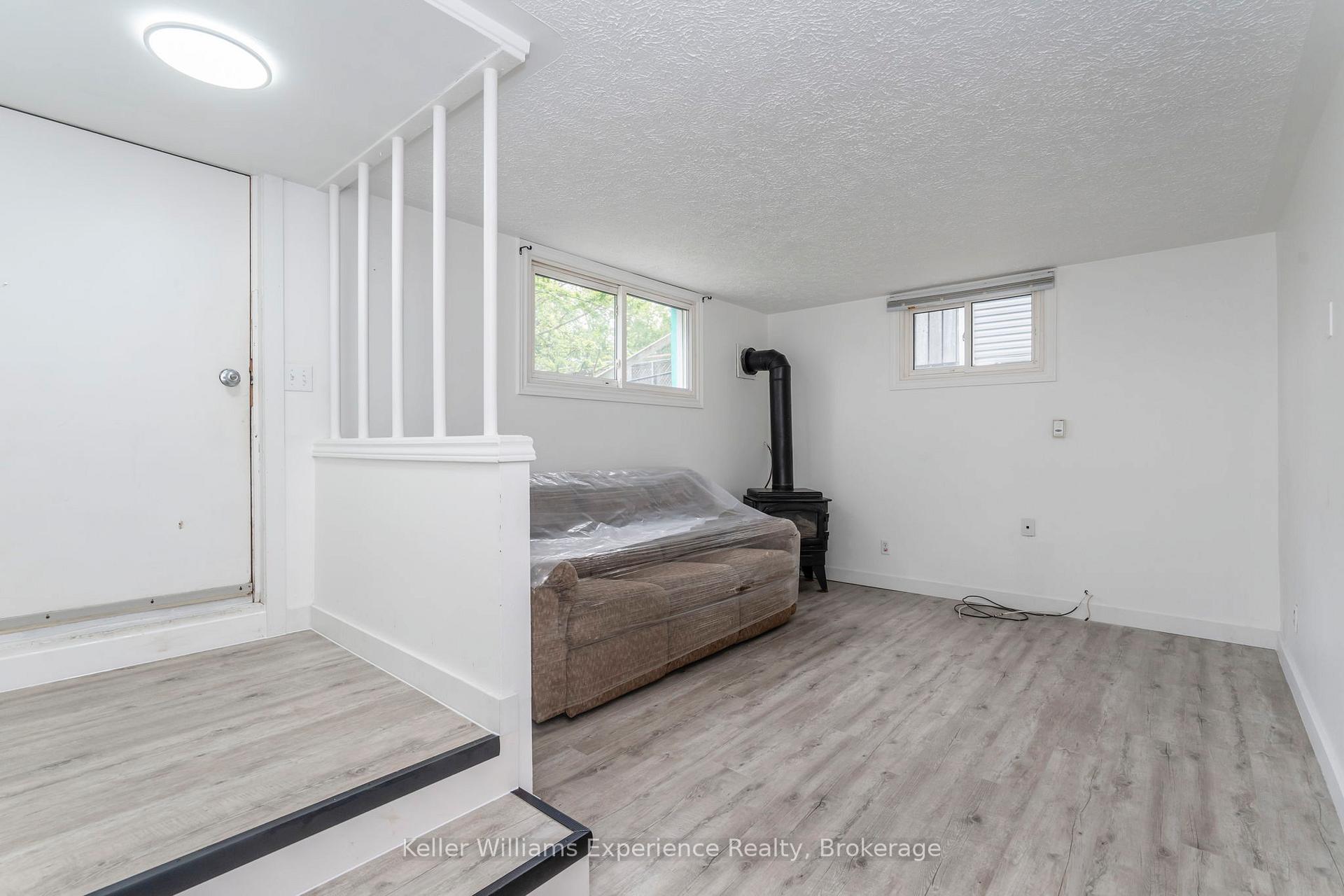 Photo 14 of 258 Ruby Street, Midland — HOMEH