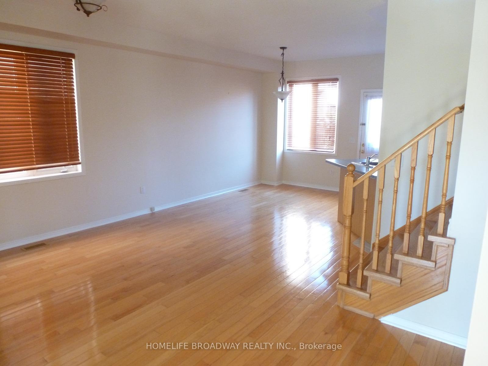 Photo 4 of 102 Emery Hill Boulevard, Markham, Berczy — HOMEH