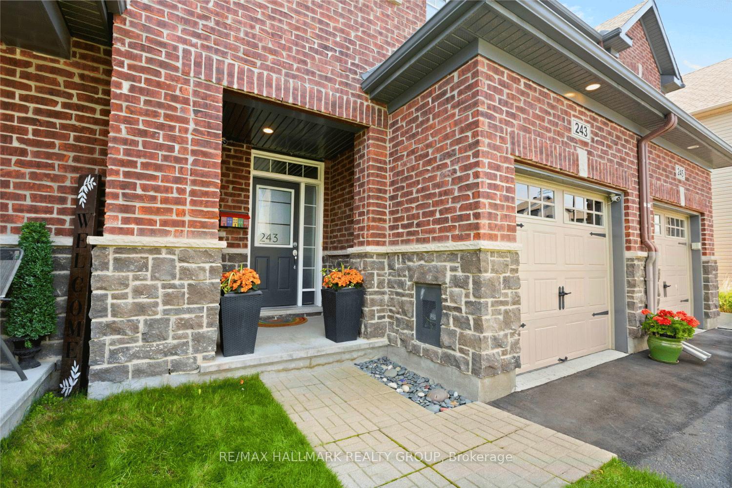 Photo 2 of 243 Livery Street, Ottawa, Kanata - Emerald Meadows/Trailwest — HOMEH