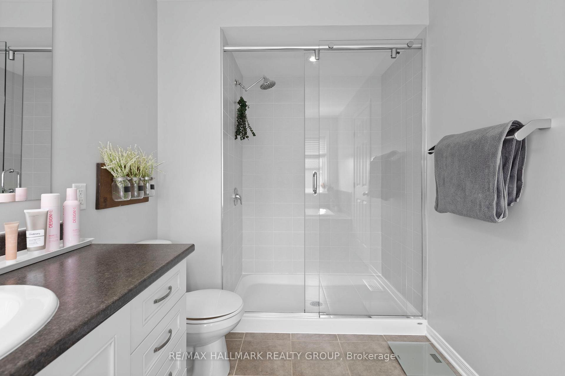 Photo 18 of 243 Livery Street, Ottawa, Kanata - Emerald Meadows/Trailwest — HOMEH