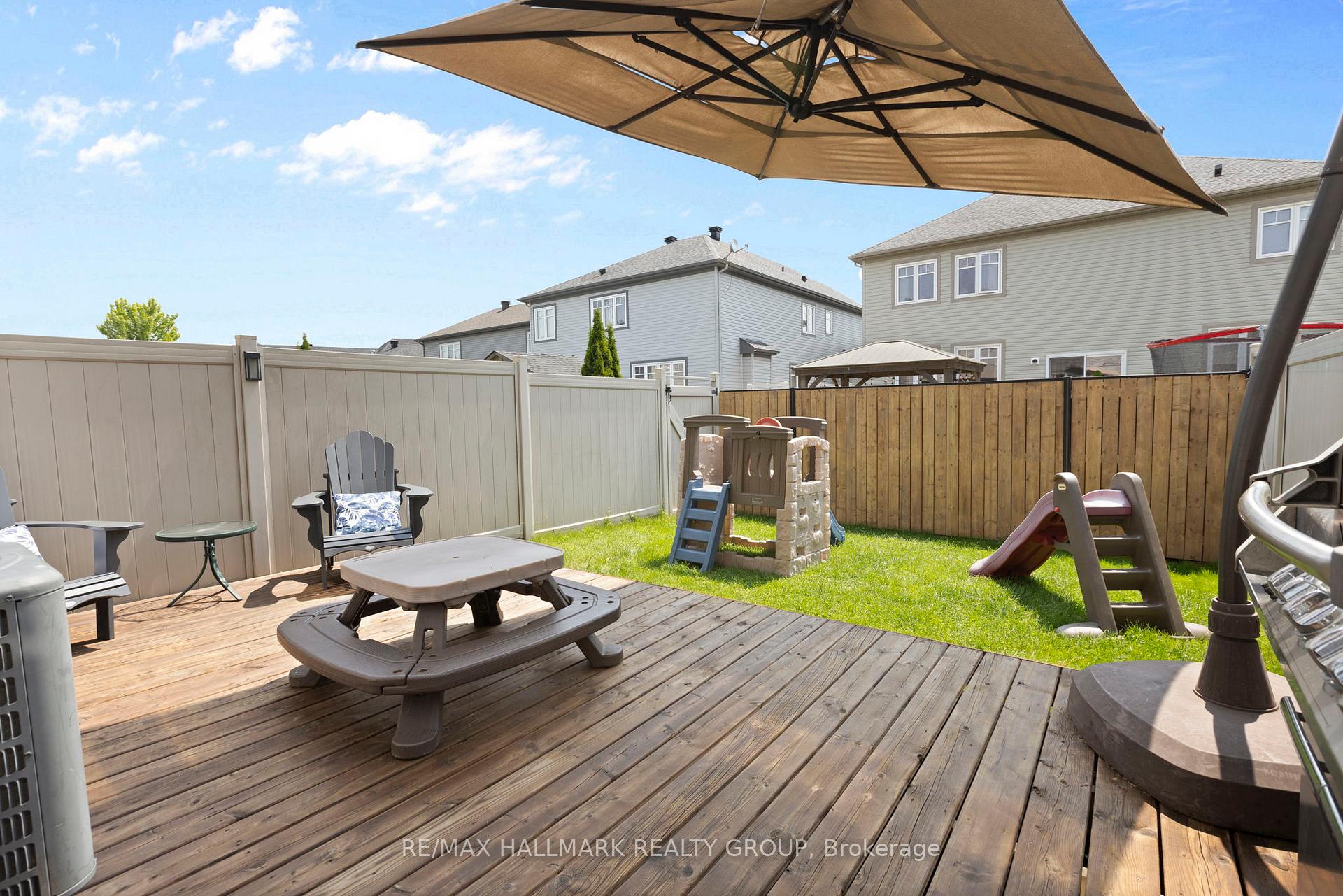 Photo 28 of 243 Livery Street, Ottawa, Kanata - Emerald Meadows/Trailwest — HOMEH
