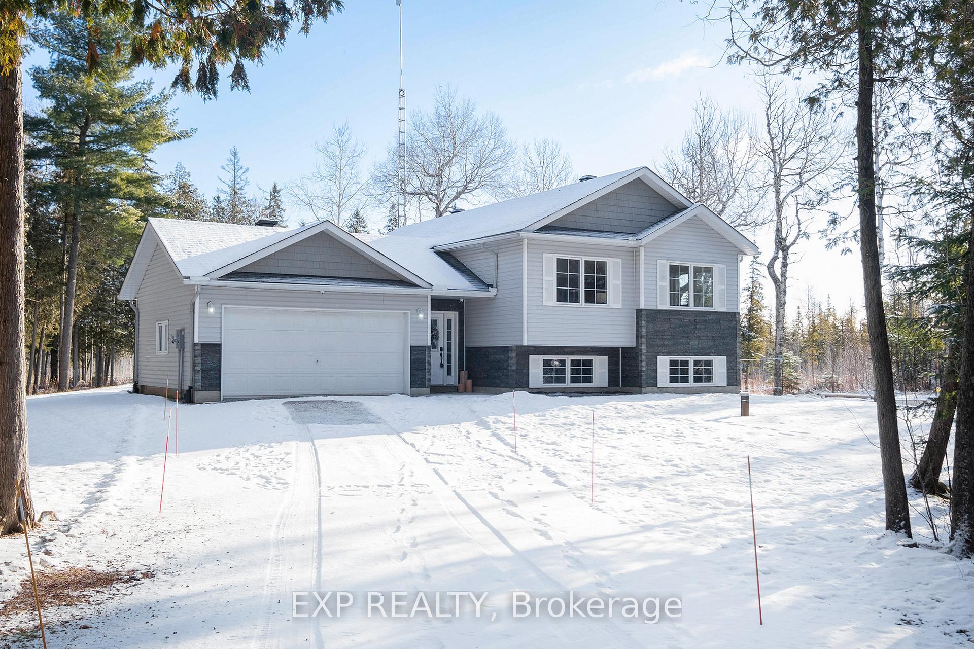 Front of 883 Pinery Road