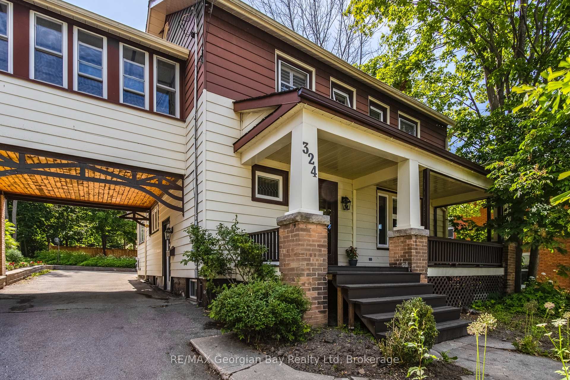 Photo 3 of 324 Second Street, Midland — HOMEH