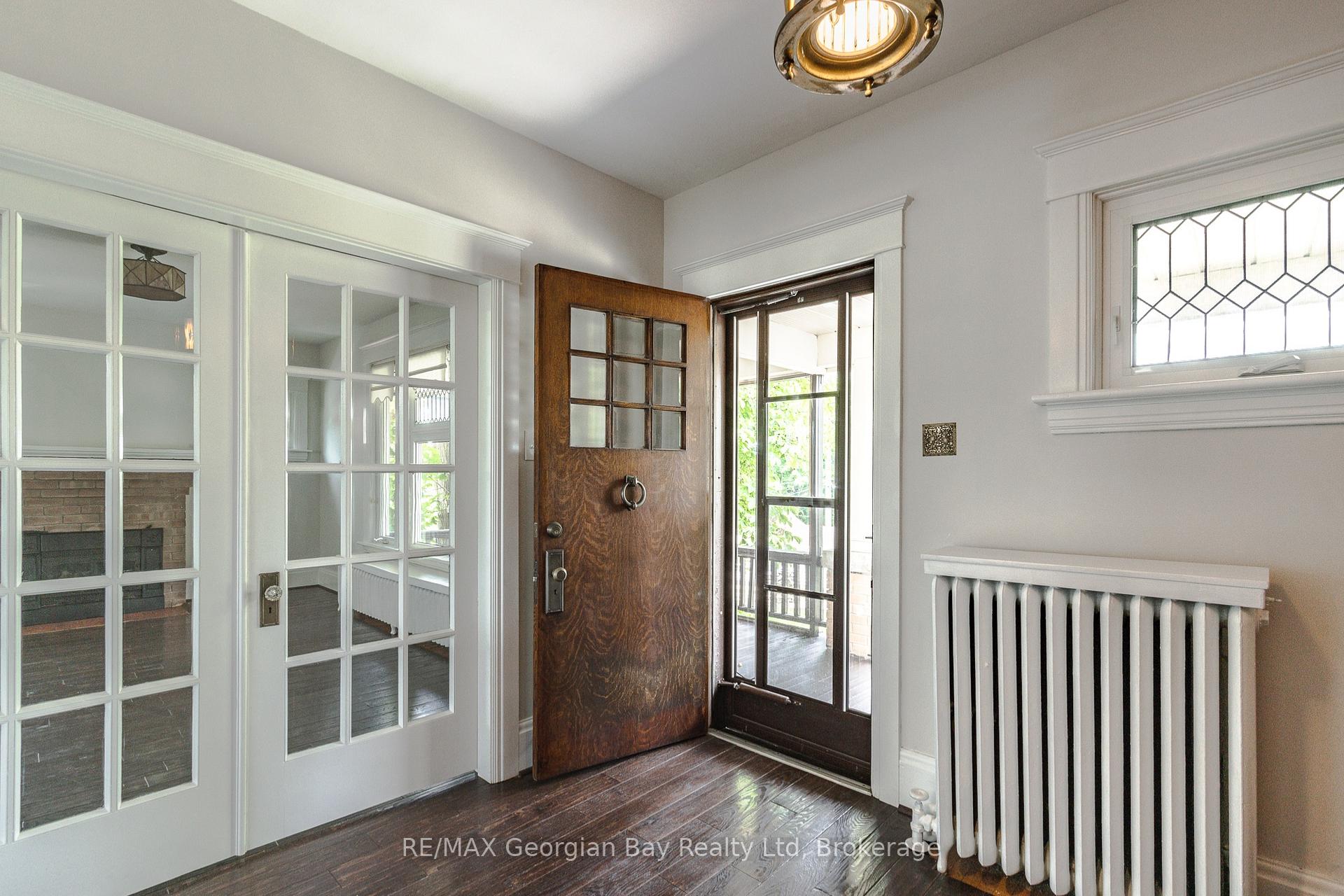 Photo 7 of 324 Second Street, Midland — HOMEH