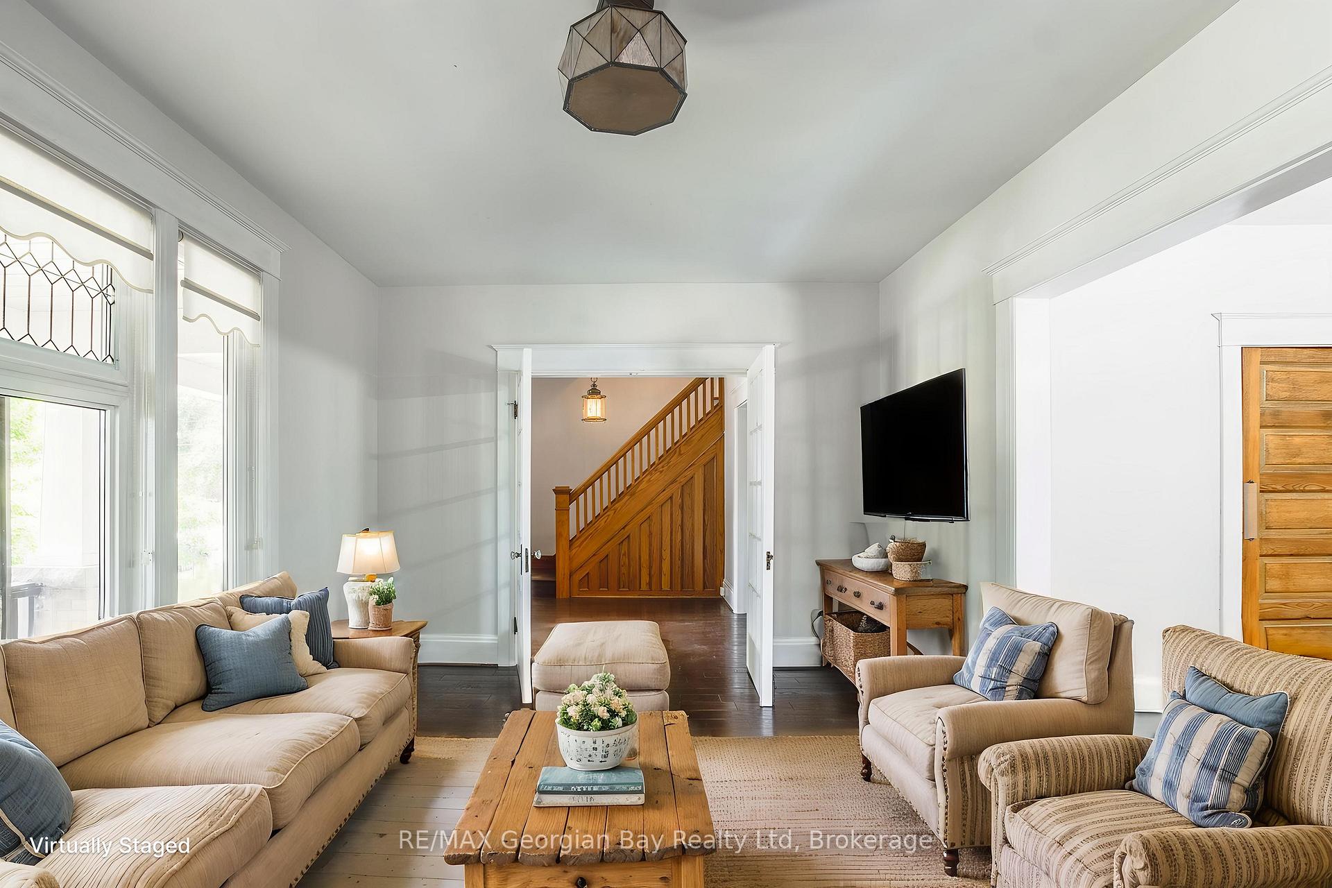 Photo 8 of 324 Second Street, Midland — HOMEH