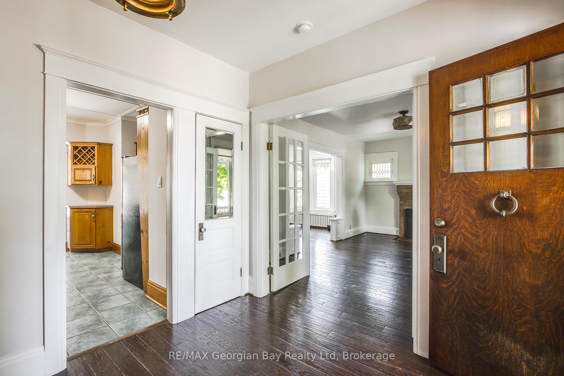 Photo 14 of 324 Second Street, Midland — HOMEH