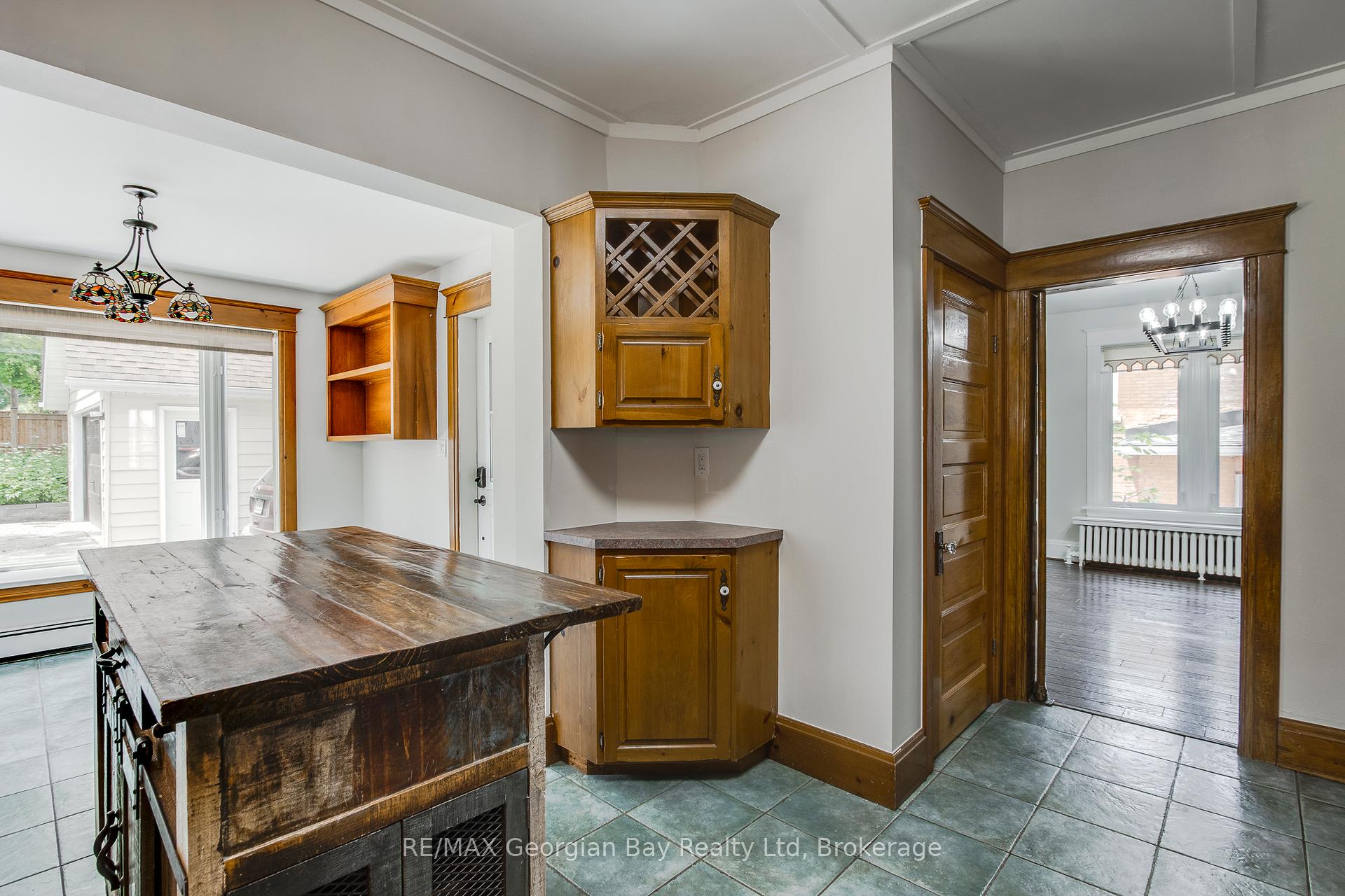 Photo 18 of 324 Second Street, Midland — HOMEH