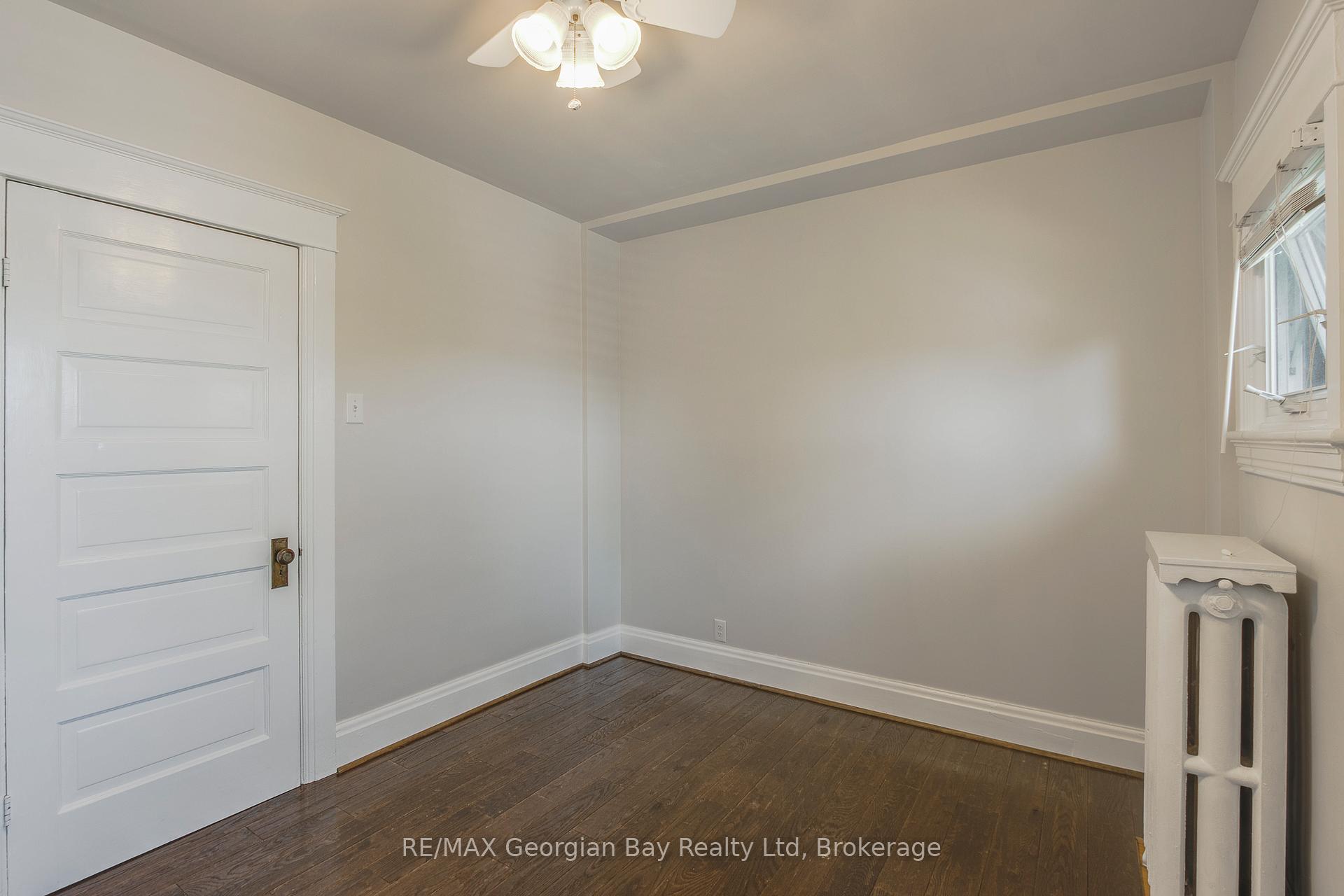 Photo 32 of 324 Second Street, Midland — HOMEH