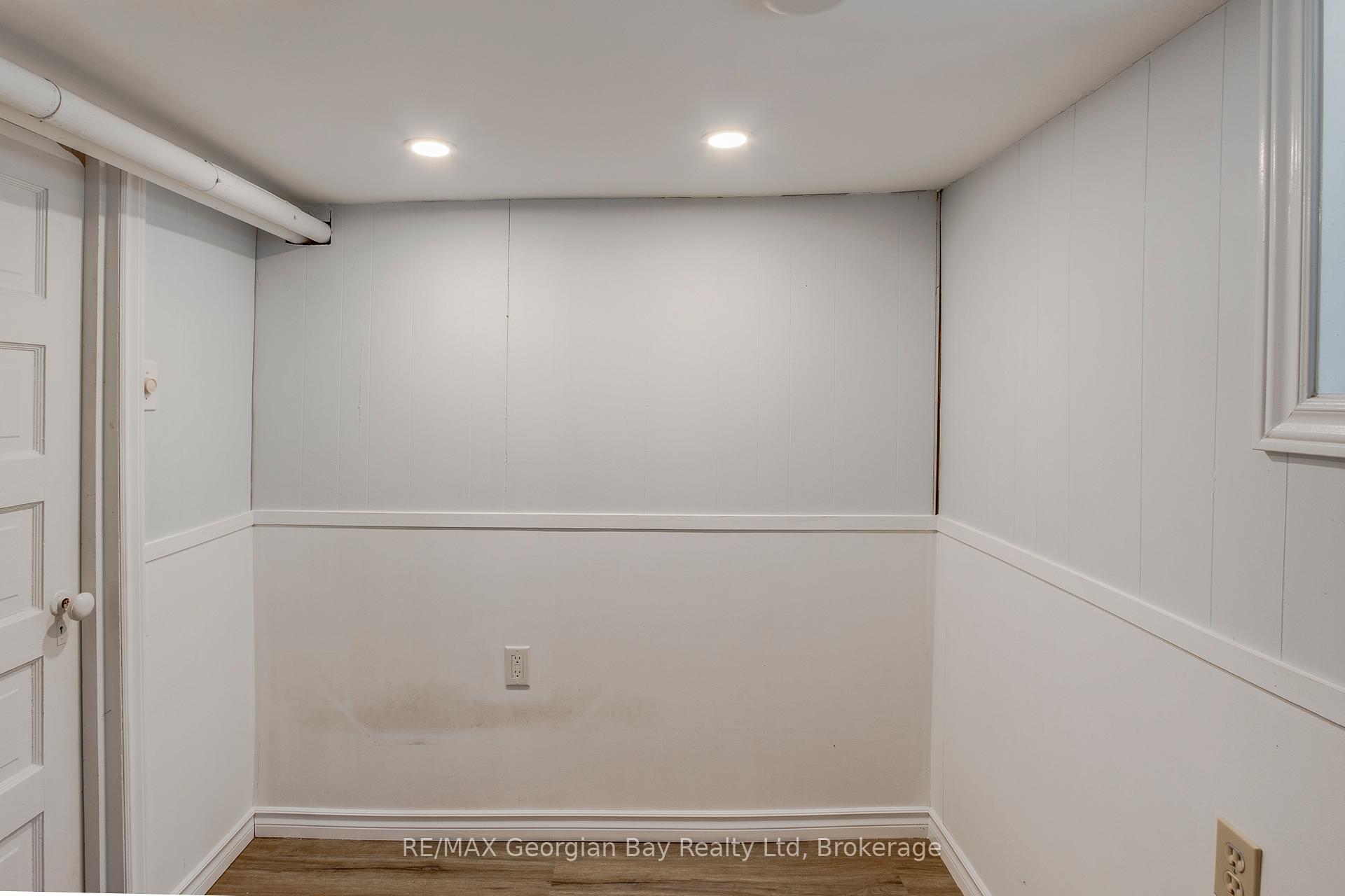 Photo 38 of 324 Second Street, Midland — HOMEH