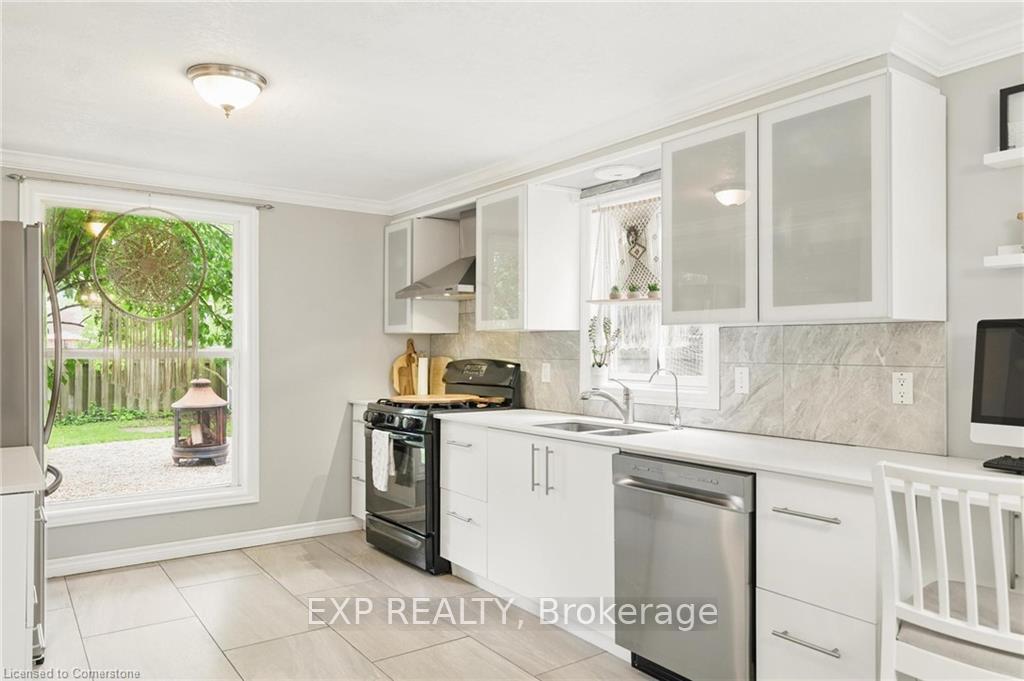 Photo 2 of 147 Rolling Meadows Drive, Kitchener — HOMEH