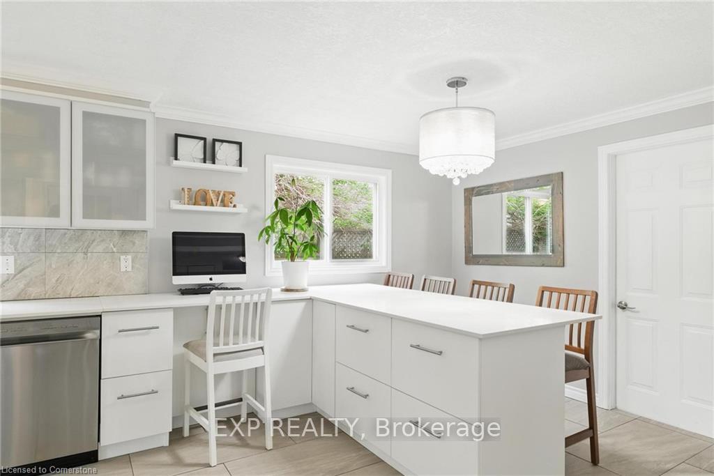 Photo 4 of 147 Rolling Meadows Drive, Kitchener — HOMEH