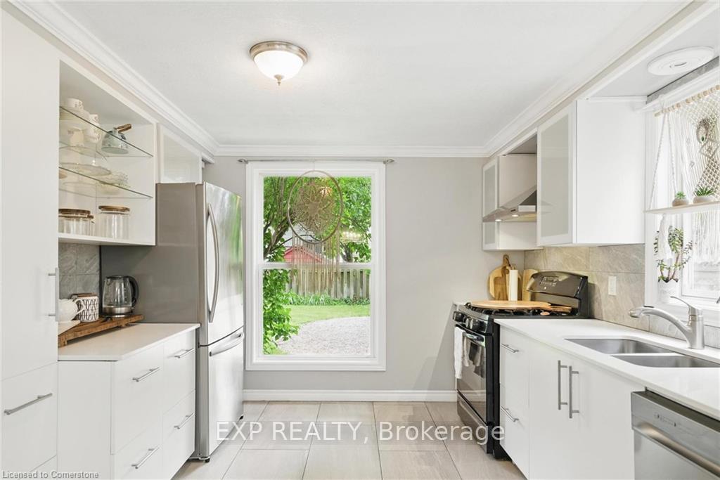 Photo 5 of 147 Rolling Meadows Drive, Kitchener — HOMEH