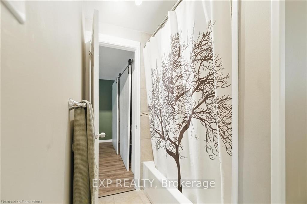 Photo 21 of 147 Rolling Meadows Drive, Kitchener — HOMEH