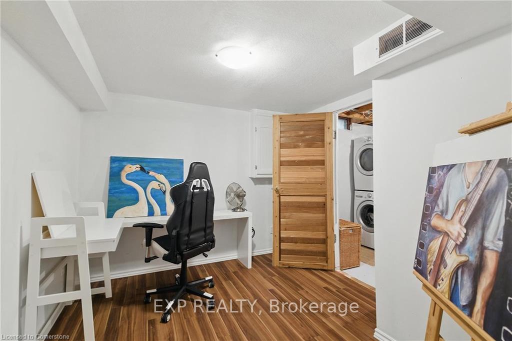 Photo 25 of 147 Rolling Meadows Drive, Kitchener — HOMEH