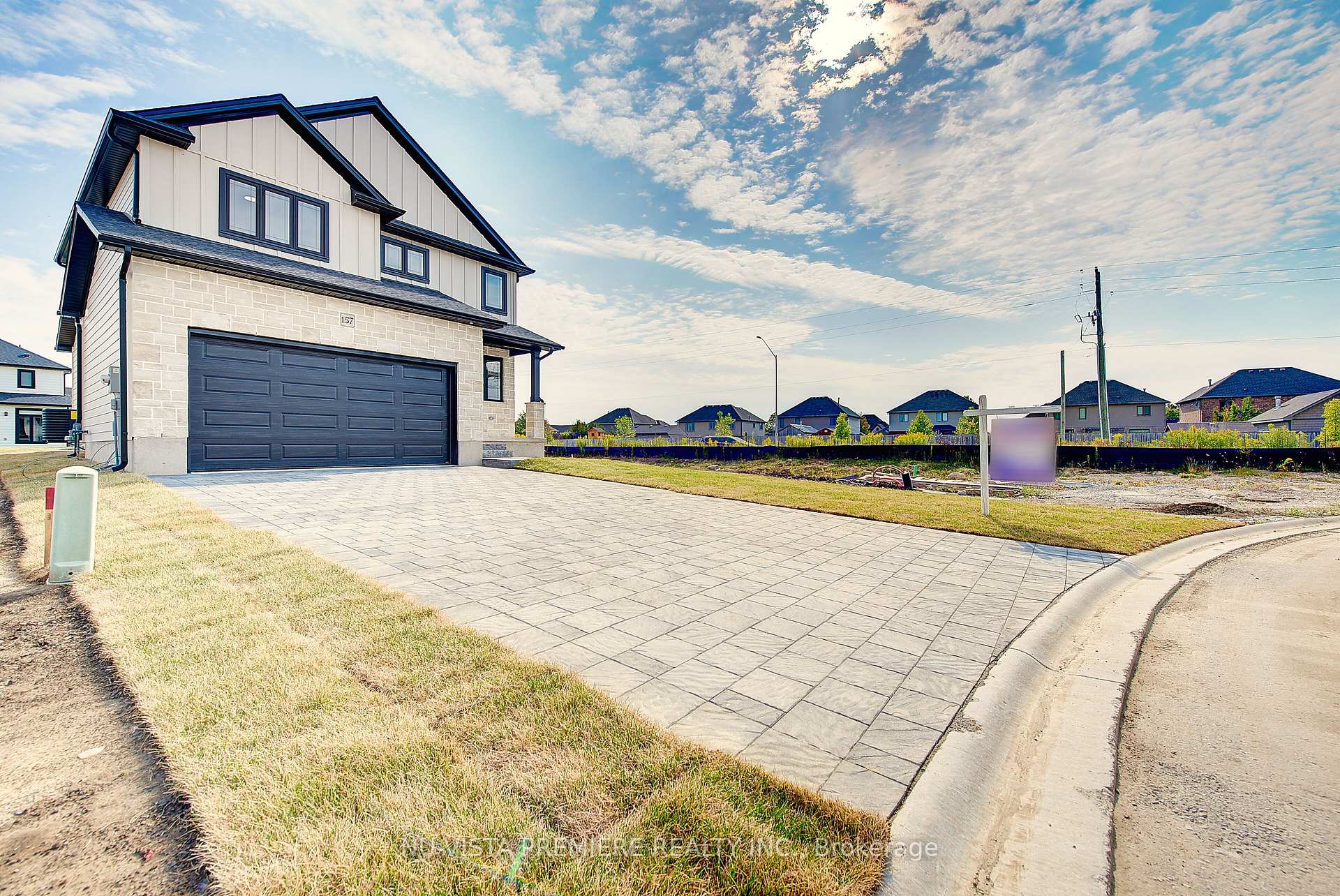 Photo 3 of 157 Holloway Trail, Middlesex Centre, Ilderton — HOMEH