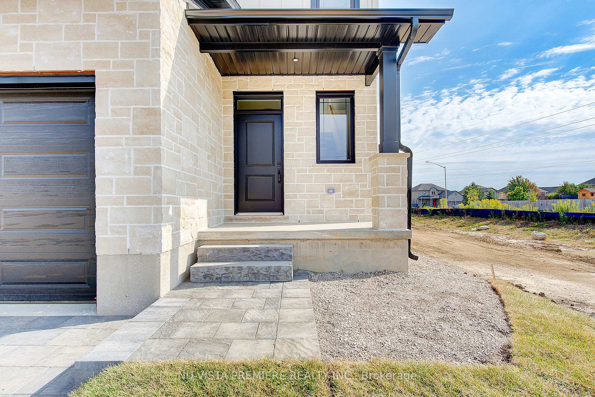 Photo 5 of 157 Holloway Trail, Middlesex Centre, Ilderton — HOMEH