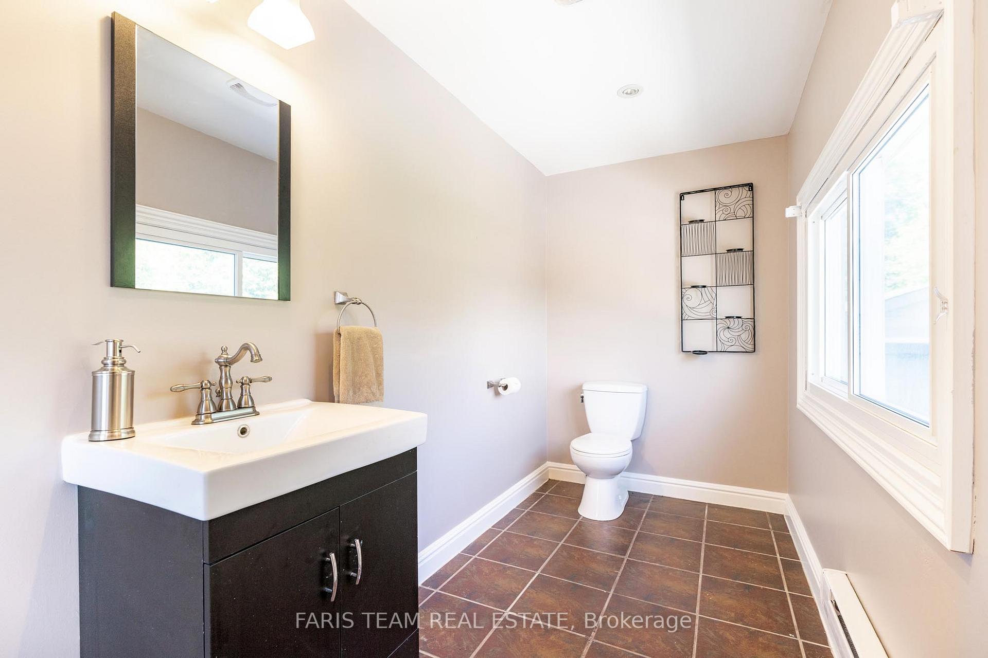 Photo 12 of 1078 Harbourview Drive, Midland — HOMEH