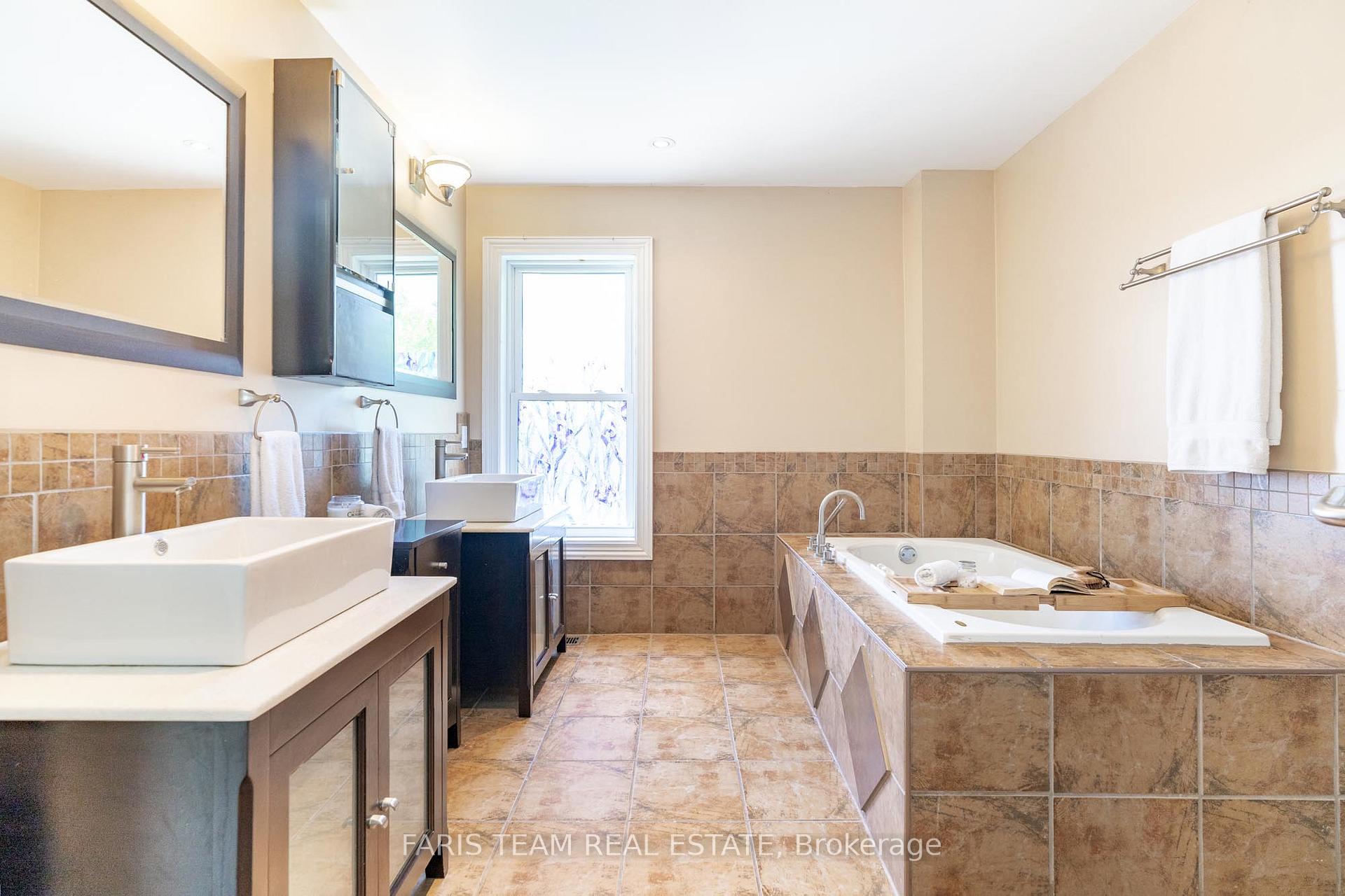 Photo 17 of 1078 Harbourview Drive, Midland — HOMEH