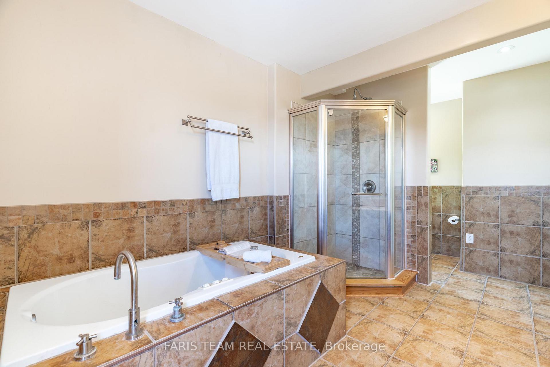 Photo 18 of 1078 Harbourview Drive, Midland — HOMEH