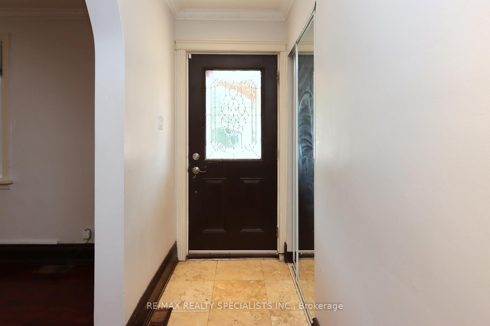 Photo 3 of 44 Woodward Avenue, Markham, Grandview — HOMEH