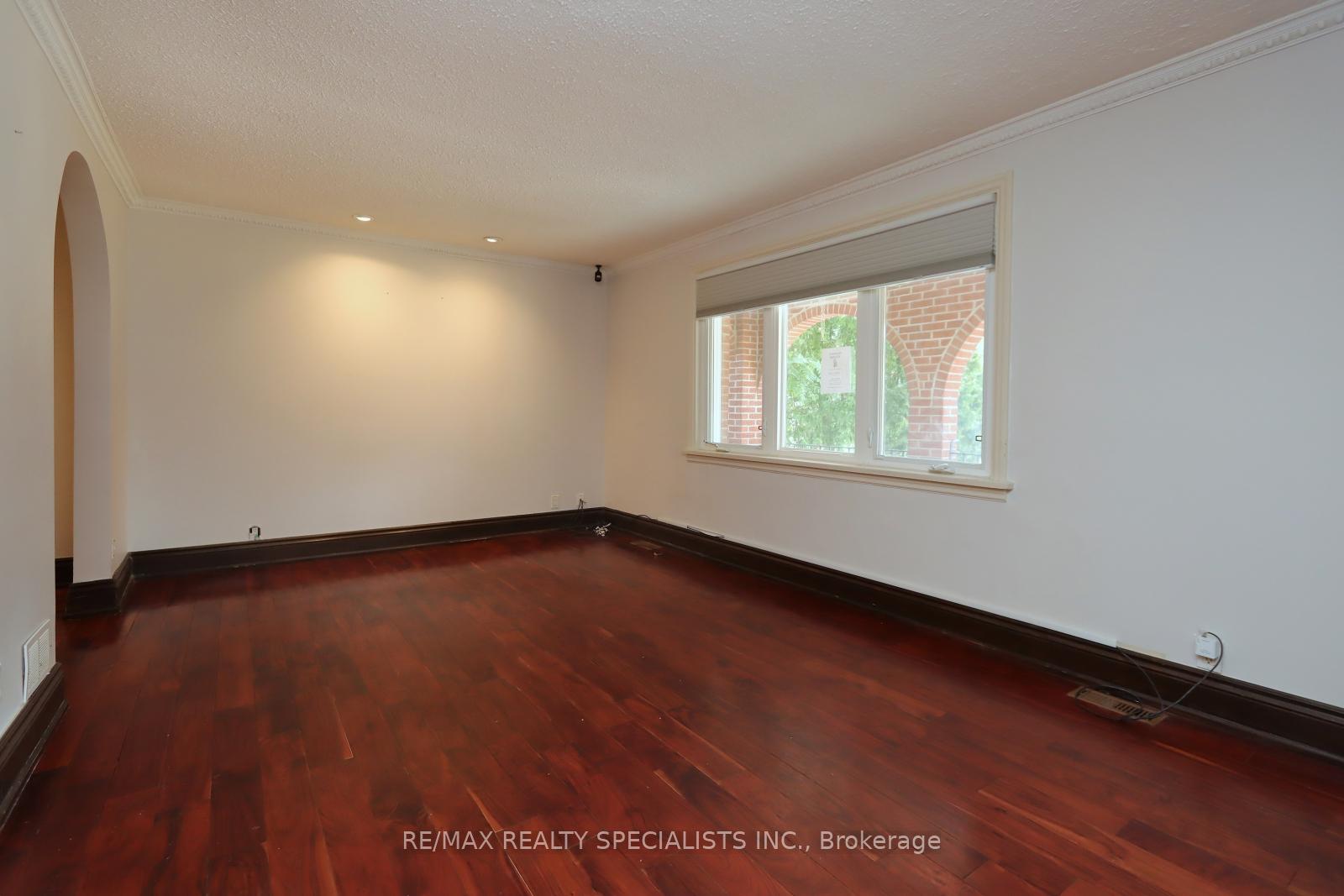 Photo 4 of 44 Woodward Avenue, Markham, Grandview — HOMEH