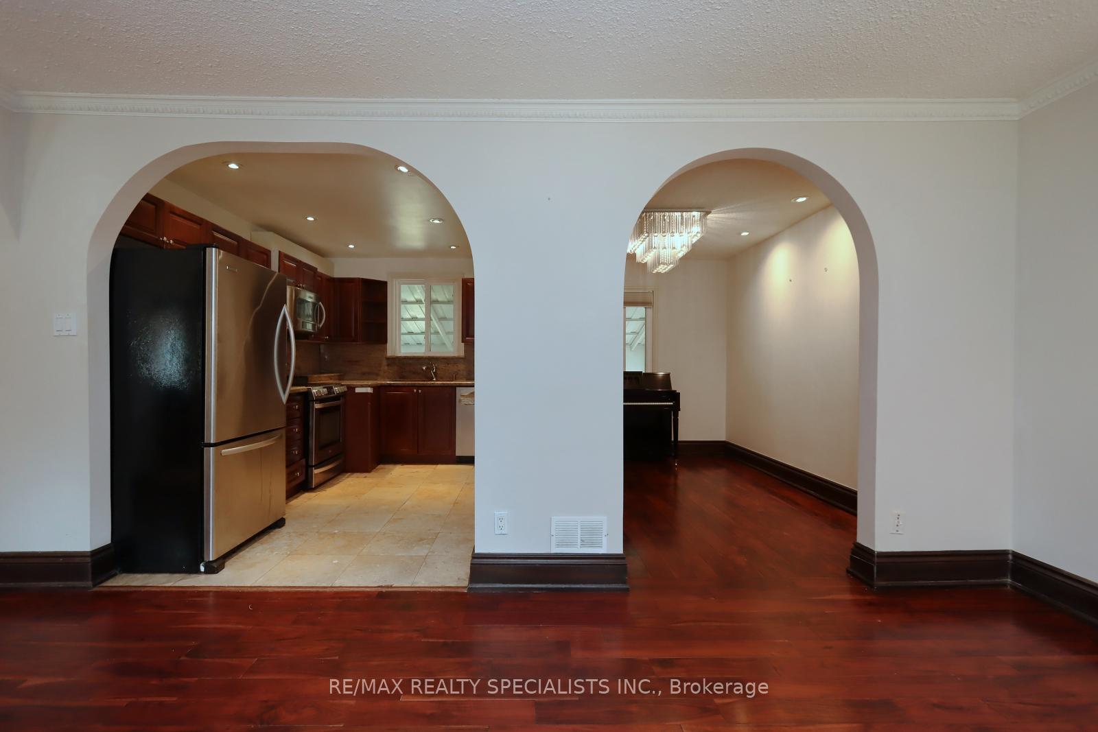 Photo 6 of 44 Woodward Avenue, Markham, Grandview — HOMEH