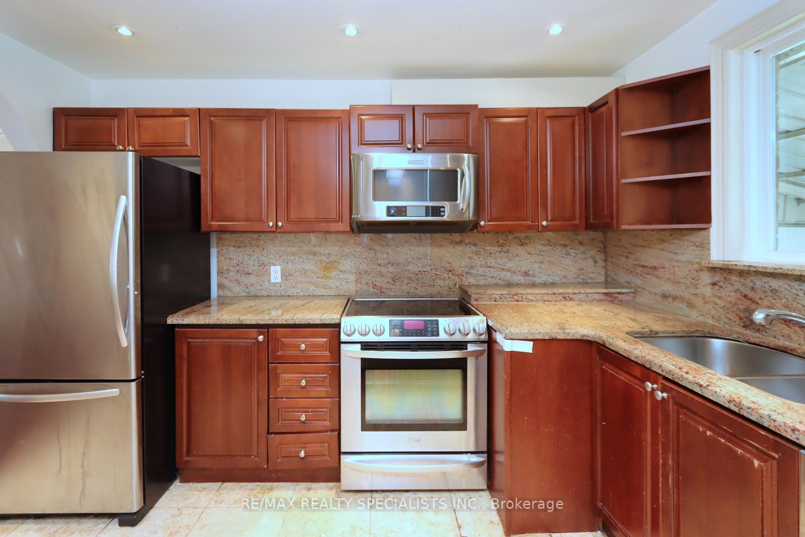 Photo 11 of 44 Woodward Avenue, Markham, Grandview — HOMEH