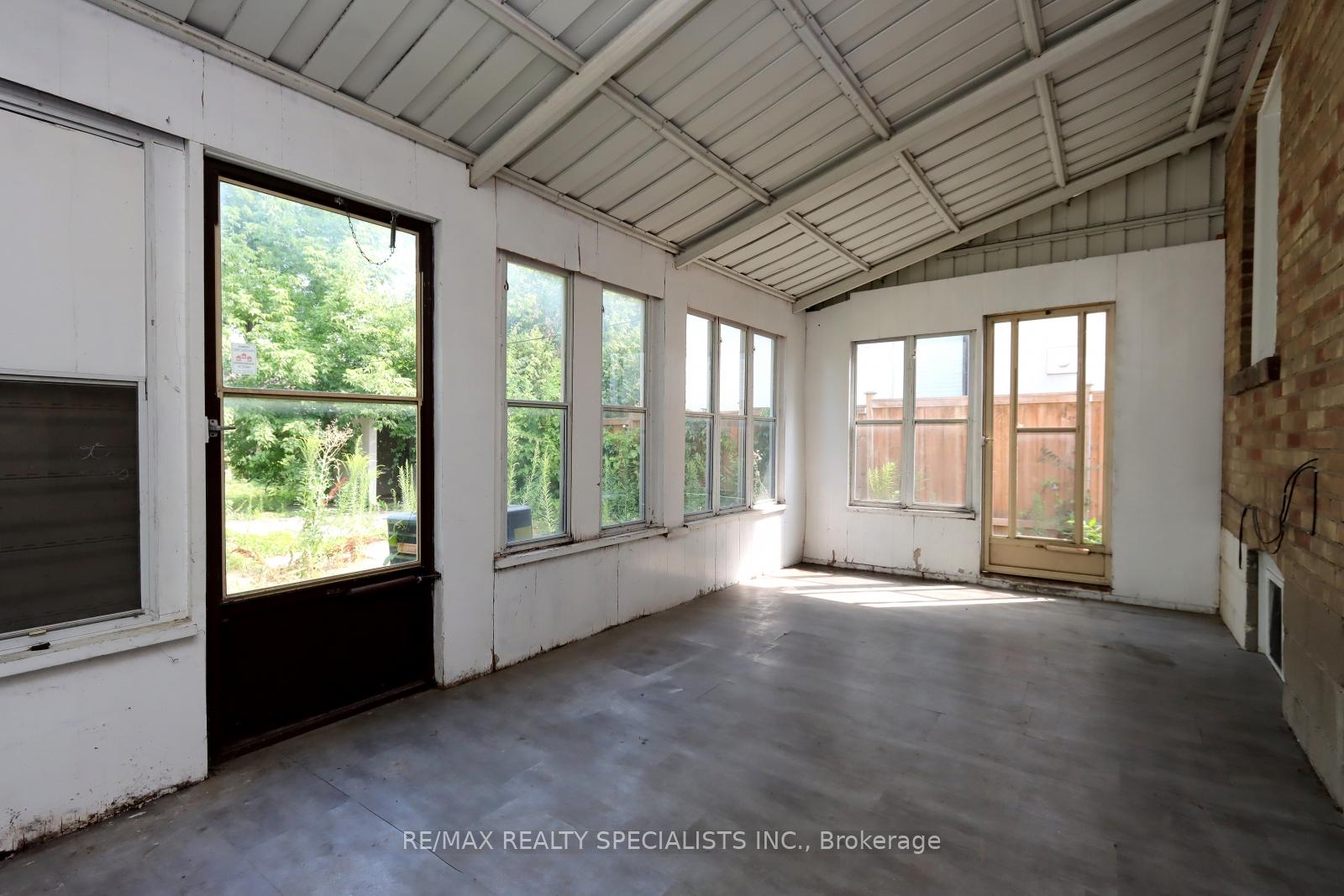 Photo 18 of 44 Woodward Avenue, Markham, Grandview — HOMEH