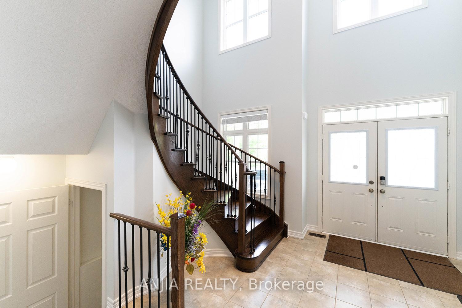 Photo 3 of 83 Hua Du Avenue, Markham, Berczy — HOMEH