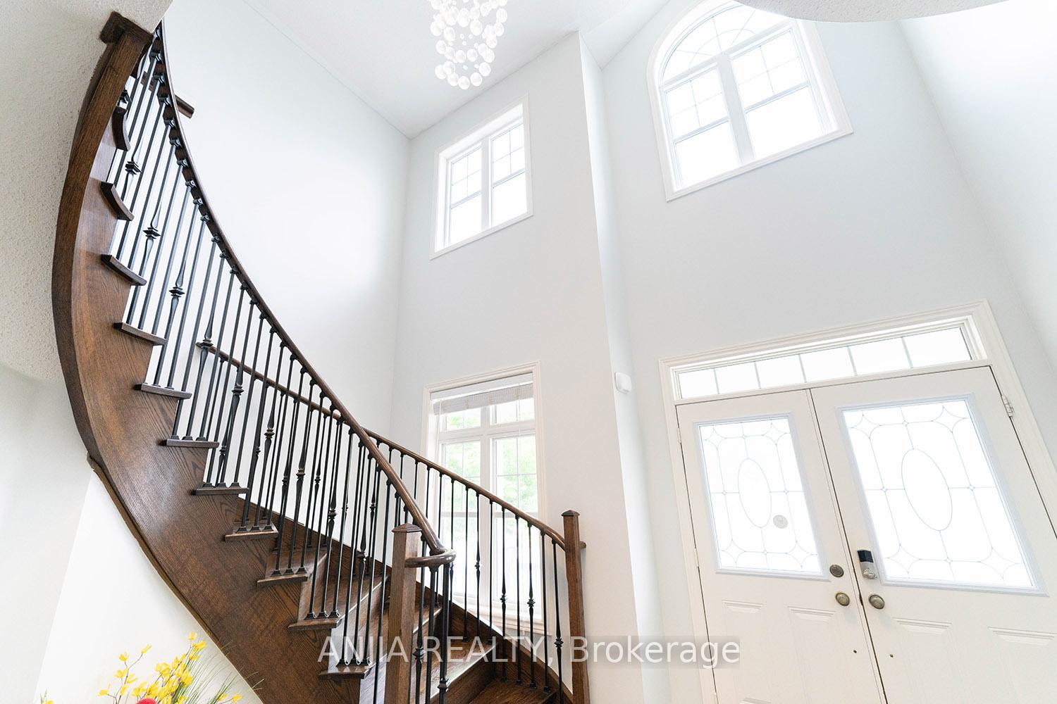 Photo 4 of 83 Hua Du Avenue, Markham, Berczy — HOMEH