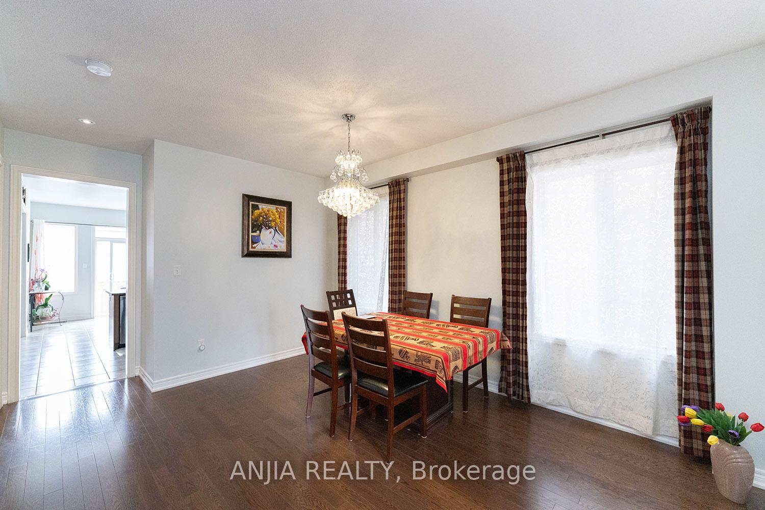 Photo 6 of 83 Hua Du Avenue, Markham, Berczy — HOMEH