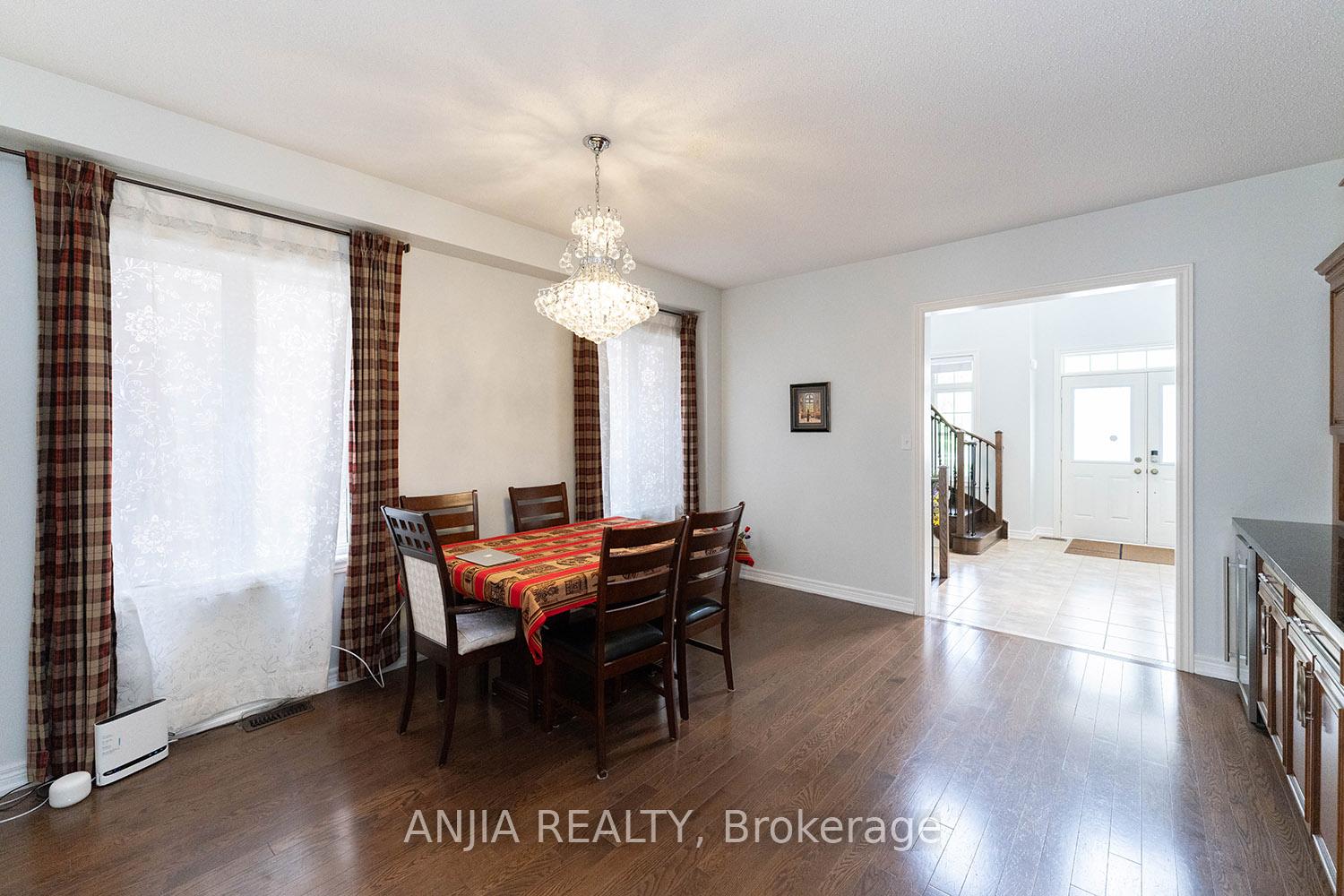 Photo 7 of 83 Hua Du Avenue, Markham, Berczy — HOMEH