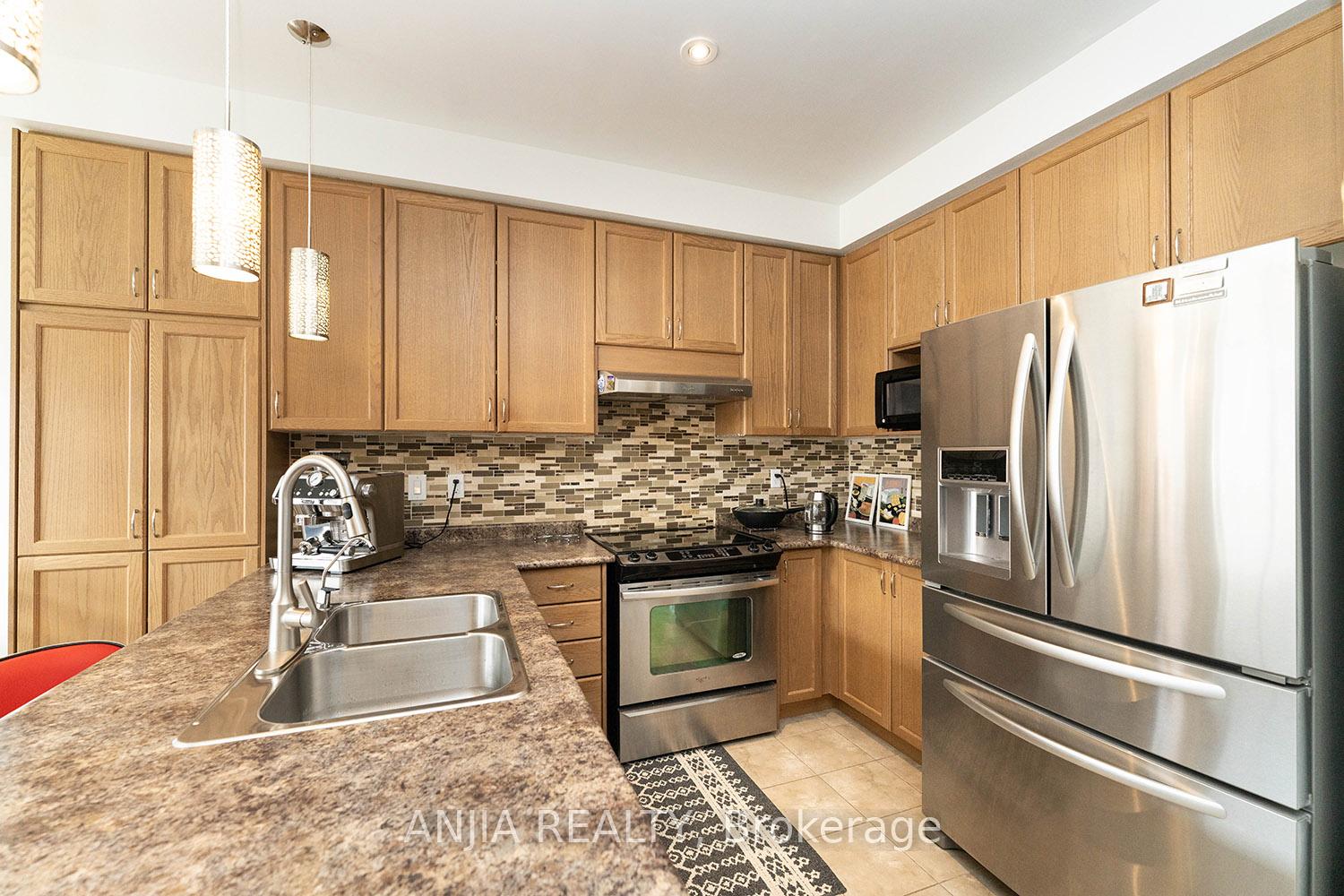 Photo 15 of 83 Hua Du Avenue, Markham, Berczy — HOMEH
