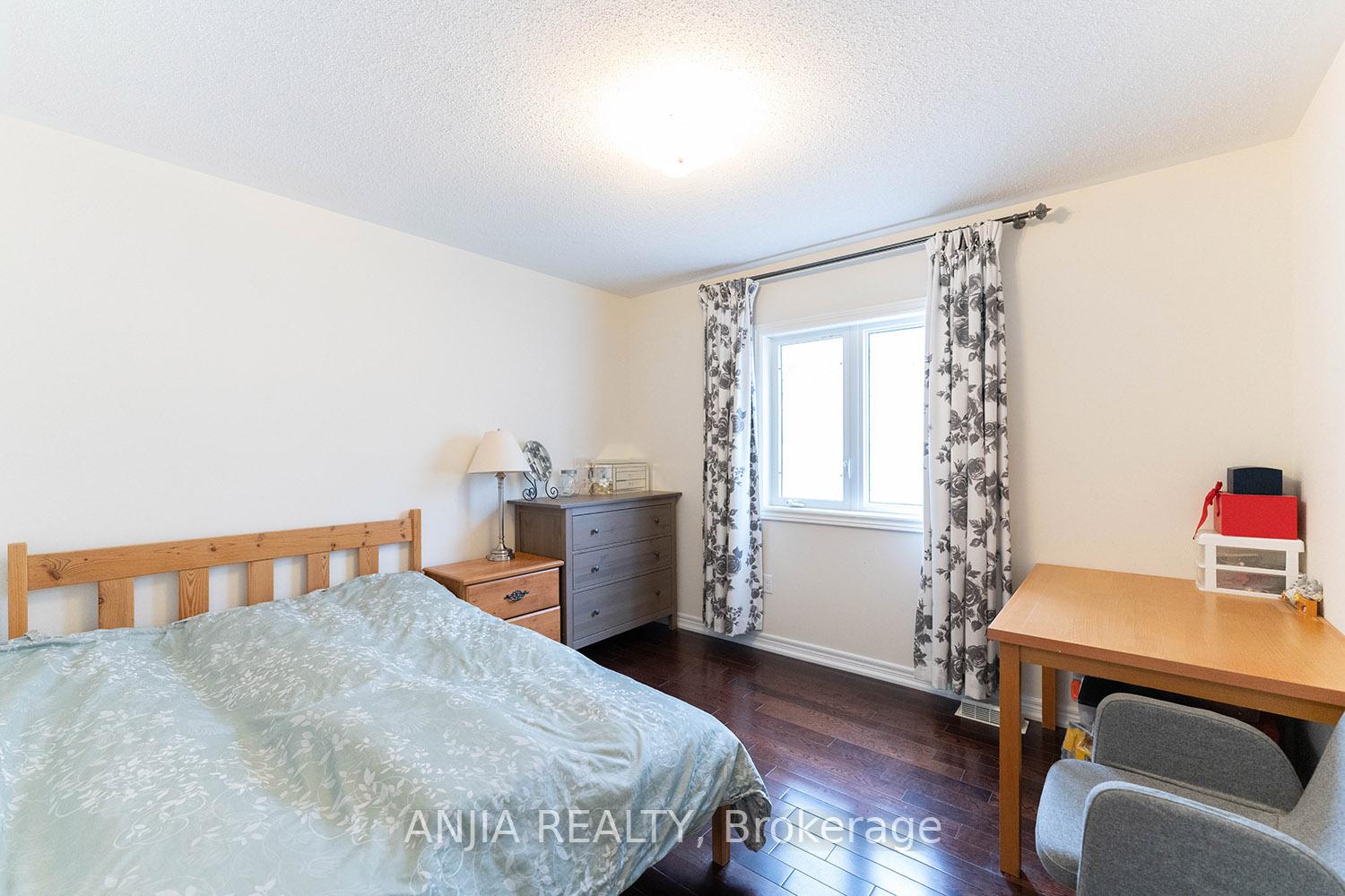Photo 28 of 83 Hua Du Avenue, Markham, Berczy — HOMEH
