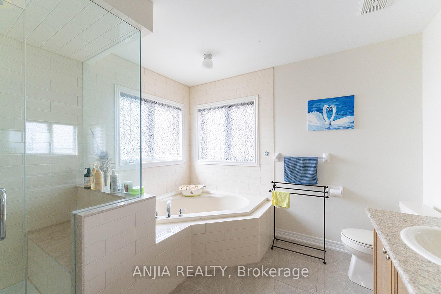Photo 33 of 83 Hua Du Avenue, Markham, Berczy — HOMEH