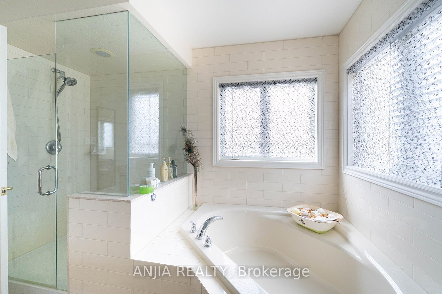 Photo 34 of 83 Hua Du Avenue, Markham, Berczy — HOMEH