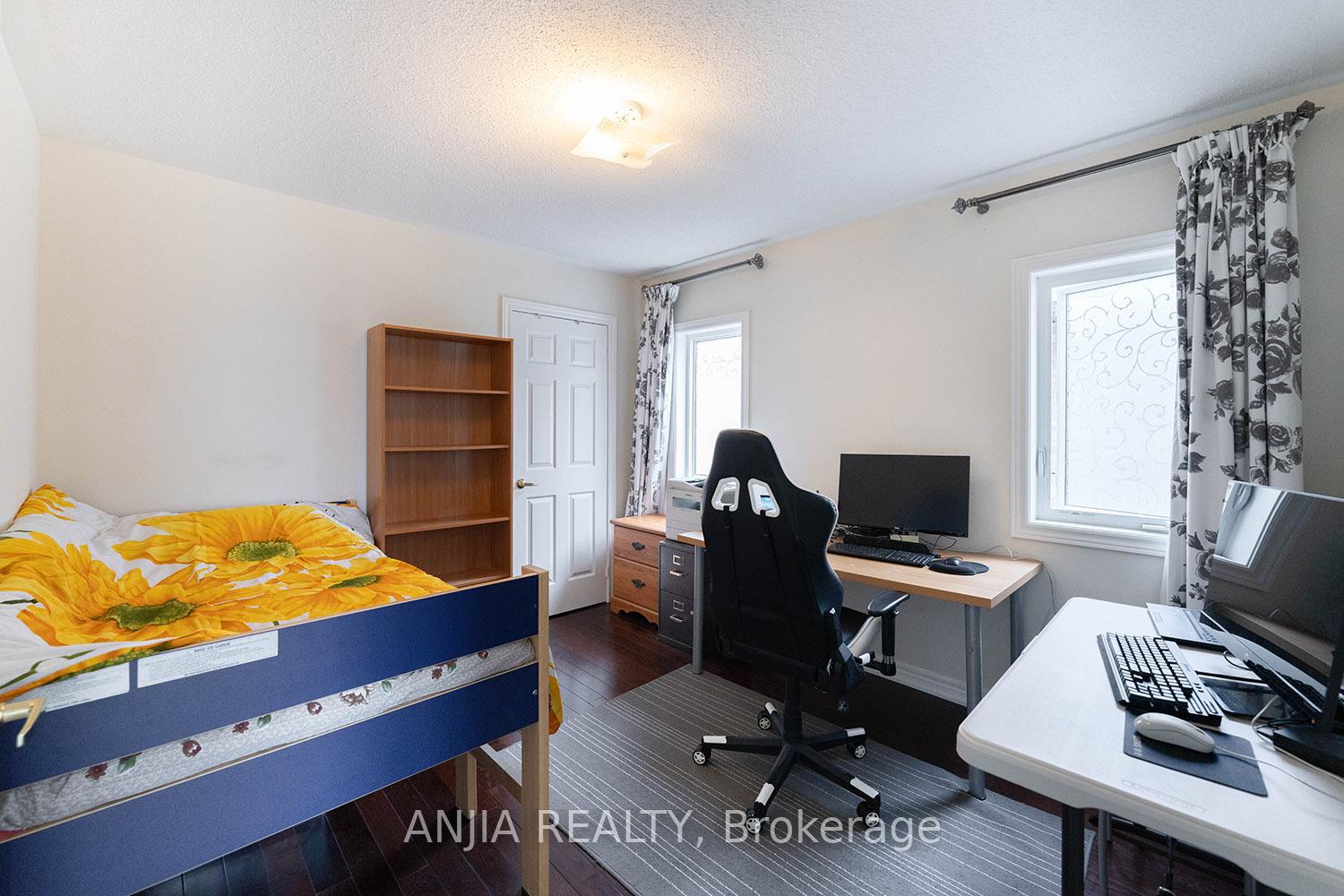 Photo 36 of 83 Hua Du Avenue, Markham, Berczy — HOMEH