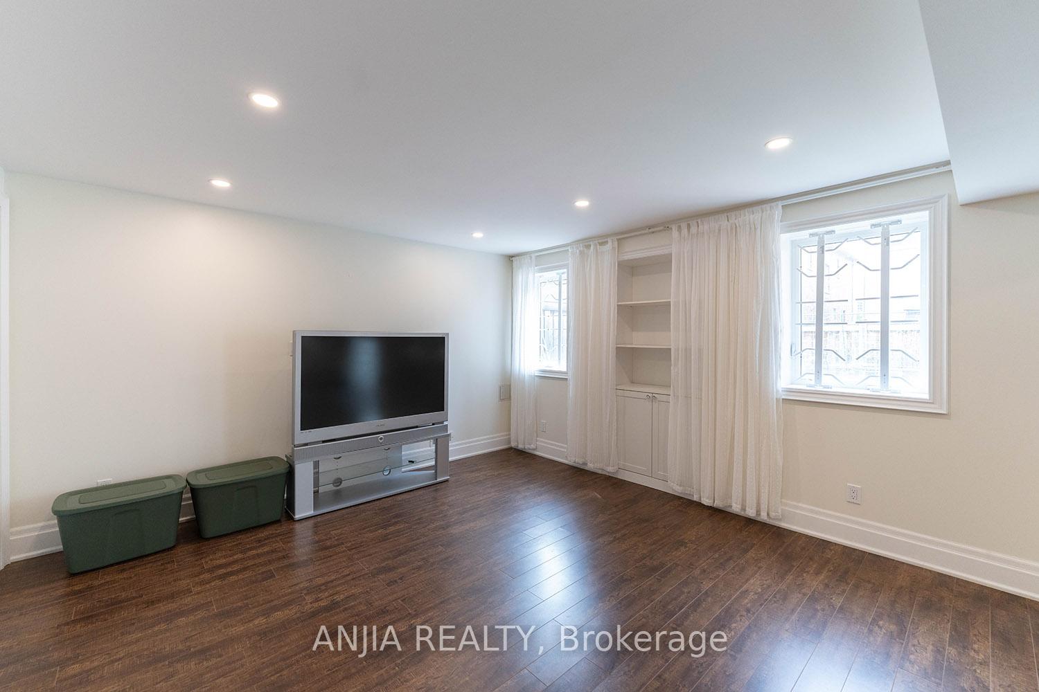 Photo 39 of 83 Hua Du Avenue, Markham, Berczy — HOMEH