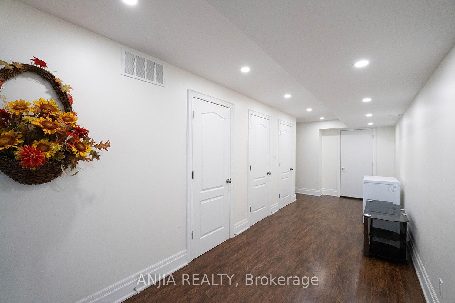 Photo 42 of 83 Hua Du Avenue, Markham, Berczy — HOMEH