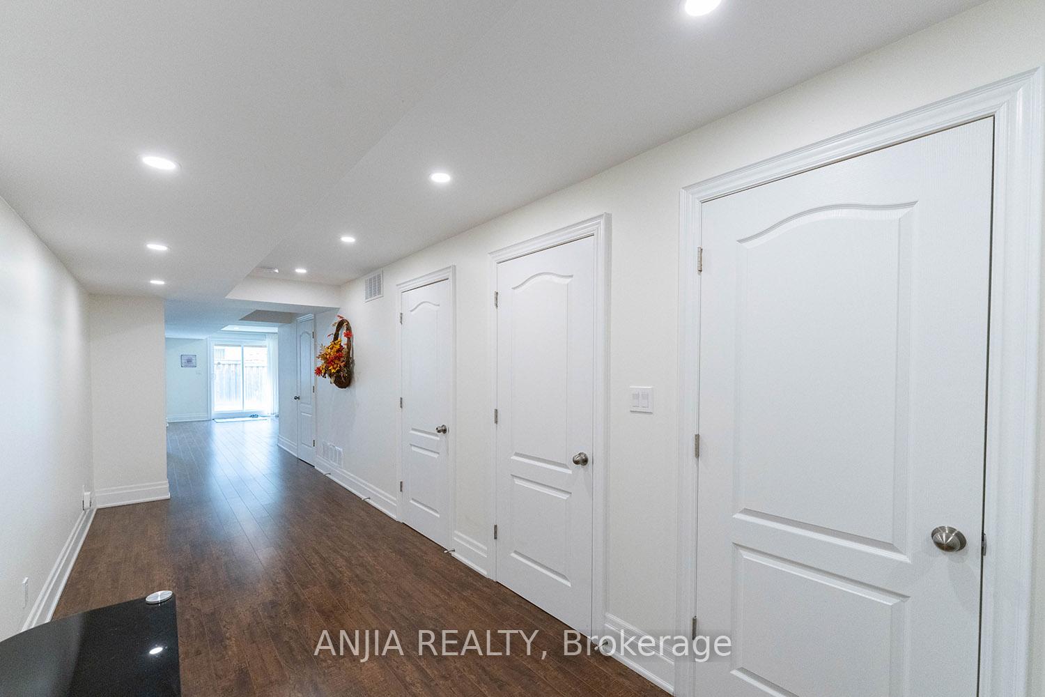 Photo 43 of 83 Hua Du Avenue, Markham, Berczy — HOMEH
