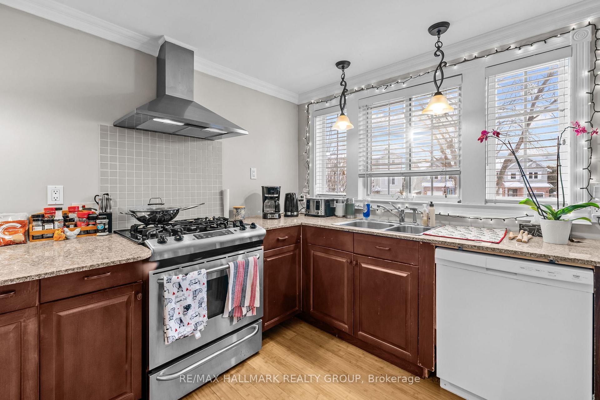 Photo 10 of 137 Glamorgan Drive, Ottawa, Kanata - Glencairn/Hazeldean — HOMEH