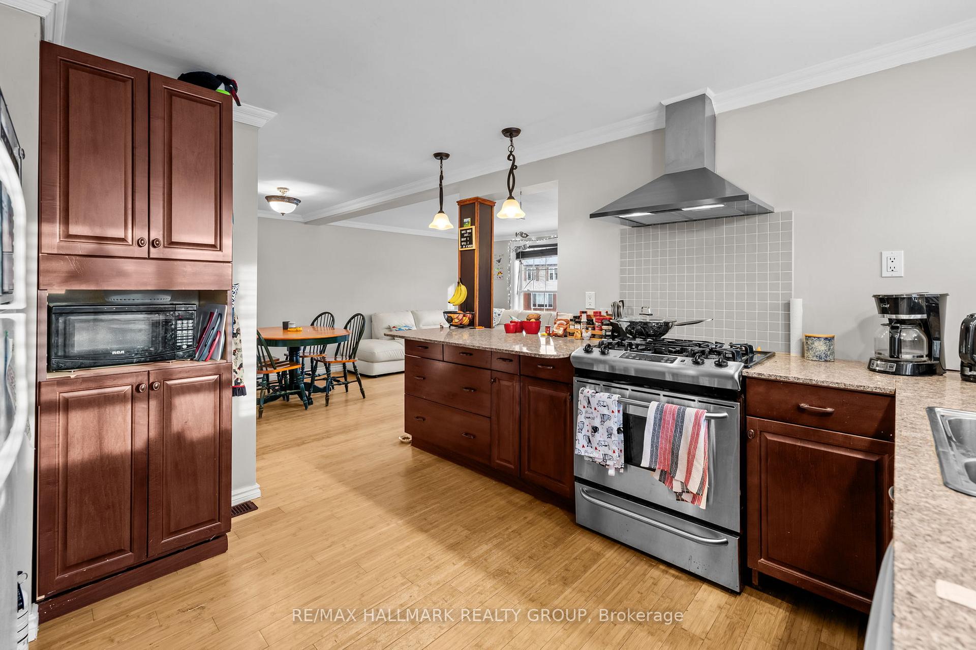 Photo 11 of 137 Glamorgan Drive, Ottawa, Kanata - Glencairn/Hazeldean — HOMEH