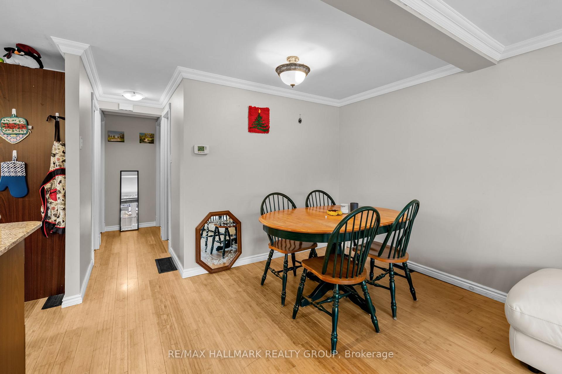 Photo 15 of 137 Glamorgan Drive, Ottawa, Kanata - Glencairn/Hazeldean — HOMEH