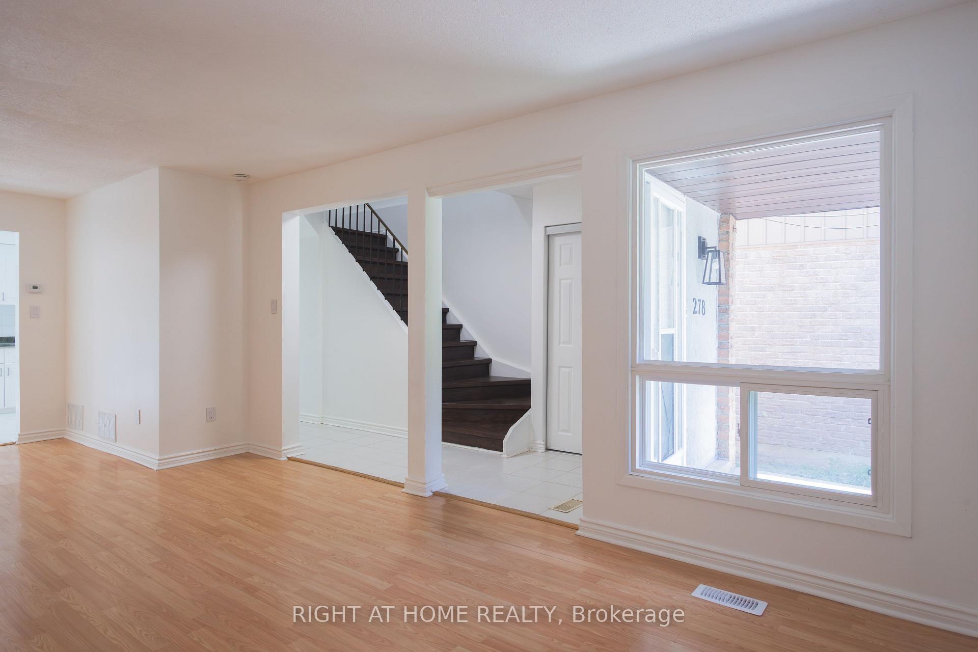 Photo 4 of 278 Risebrough Circuit, Markham, Milliken Mills West — HOMEH