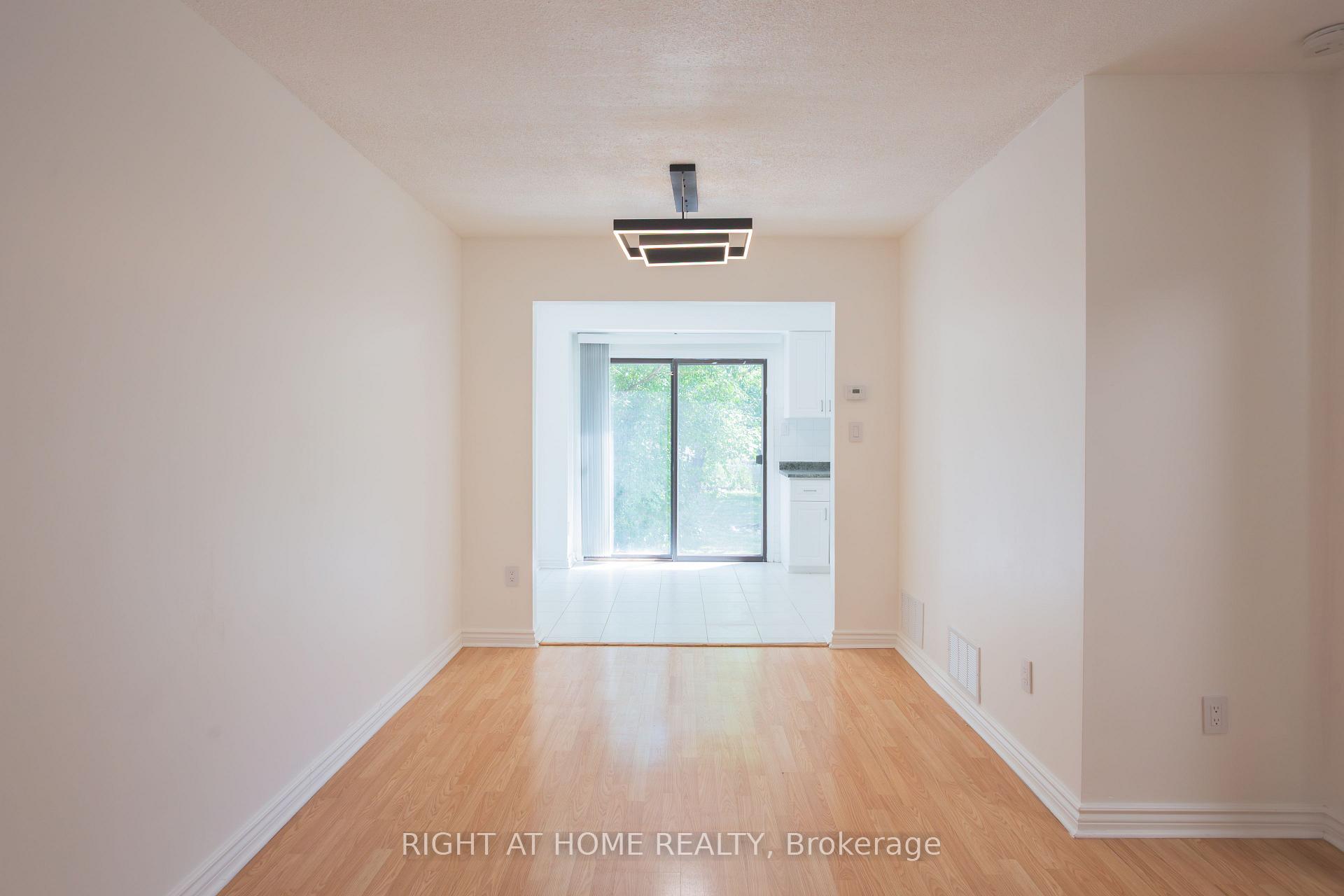 Photo 7 of 278 Risebrough Circuit, Markham, Milliken Mills West — HOMEH