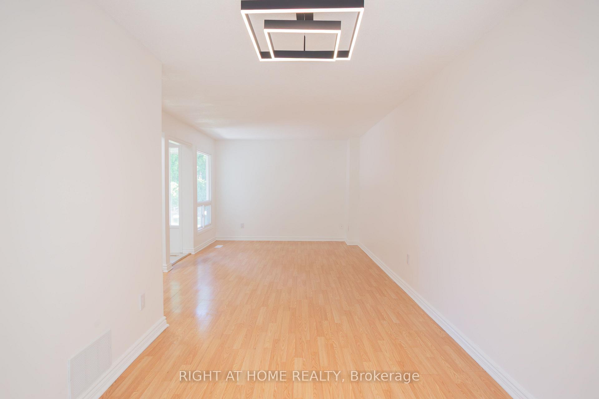 Photo 9 of 278 Risebrough Circuit, Markham, Milliken Mills West — HOMEH