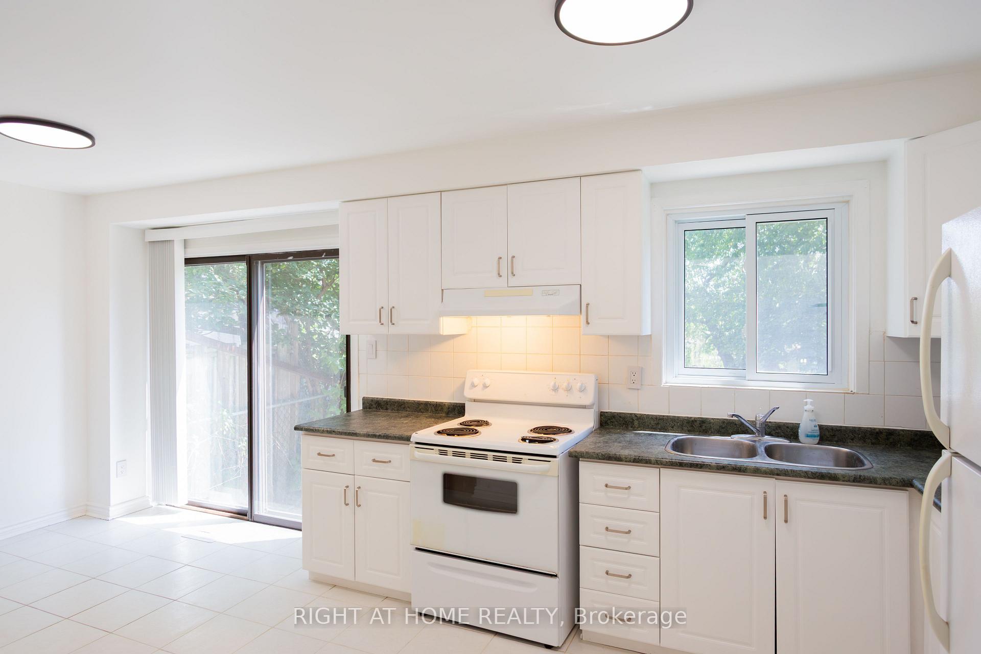 Photo 11 of 278 Risebrough Circuit, Markham, Milliken Mills West — HOMEH